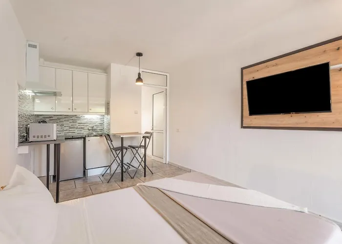 Hand Made * Costa Del Silencio